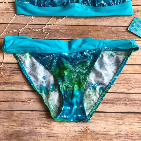 ✨HOST PICK✨ No Boundaries Paisley Tye Dye Bikini - Picture 3 of 8